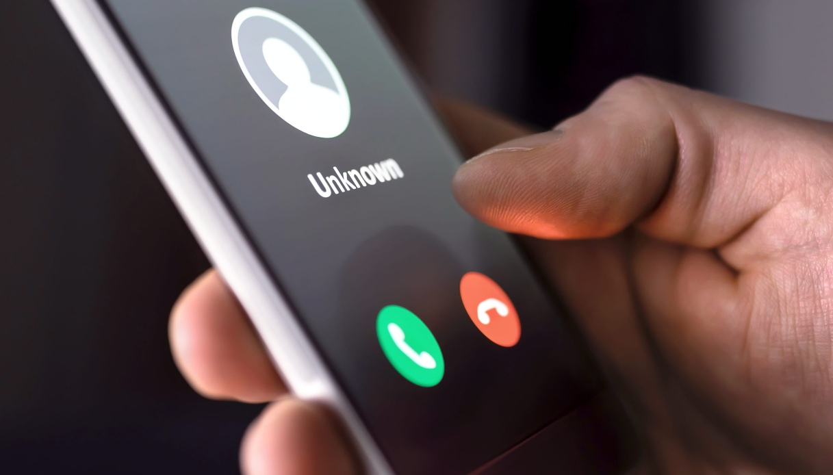 Perché continua il telemarketing molesto su luce e gas, anche se la legge lo vieta?