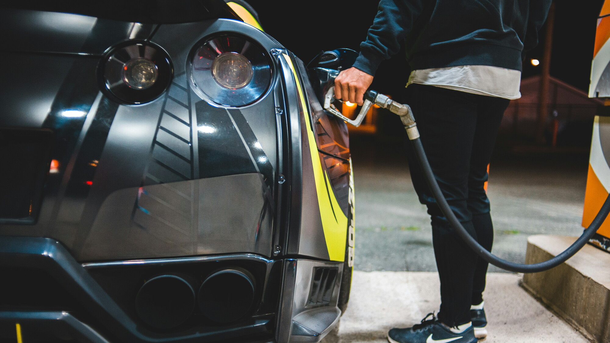 Prezzi carburanti: diesel giù, la benzina frena. UNC attacca: Fallimento Mimit