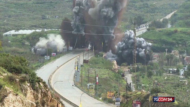 Israele avanza in Libano, usate bombe al fosforo - Tgcom24