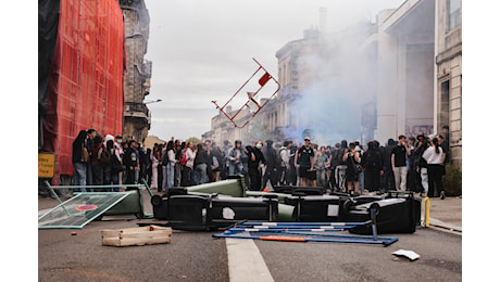 Francia, la rivolta dei licei: classi sovraffollate, professori assenti e la rabbia per Parcoursup