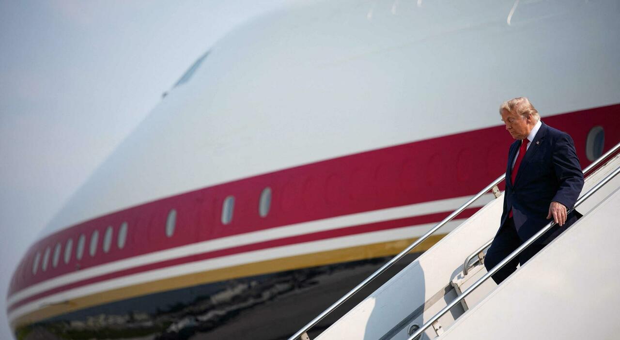 Trump, primo volo sul nuovo Air Force One (donato dal Qatar): «È il miglior aereo mai costruito». Lavori da 400 milioni di dollari