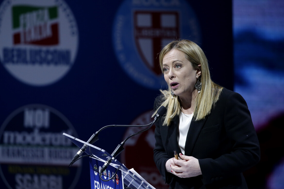 Tra la cavaliera e il generale. Il vicolo cieco della premier