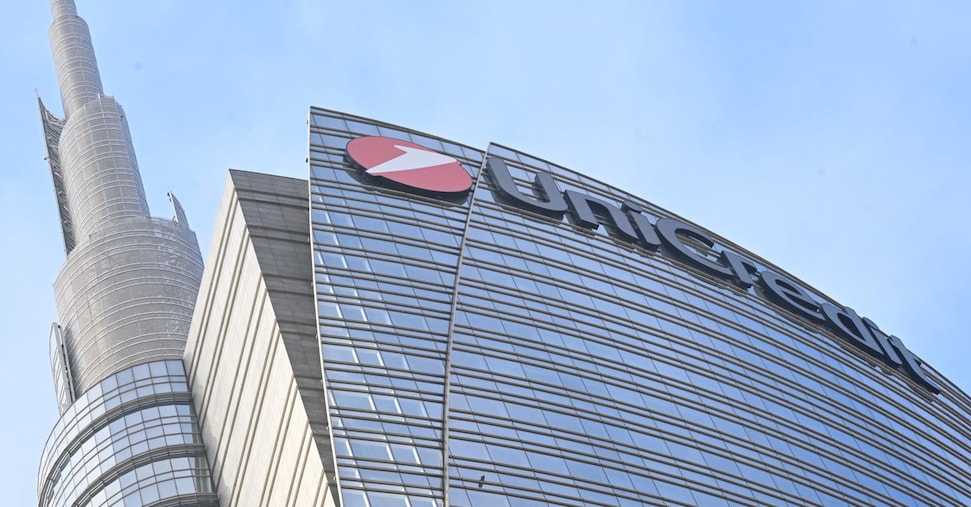 UniCredit in uscita dalla Russia: accordo per cedere parte di Ao Bank