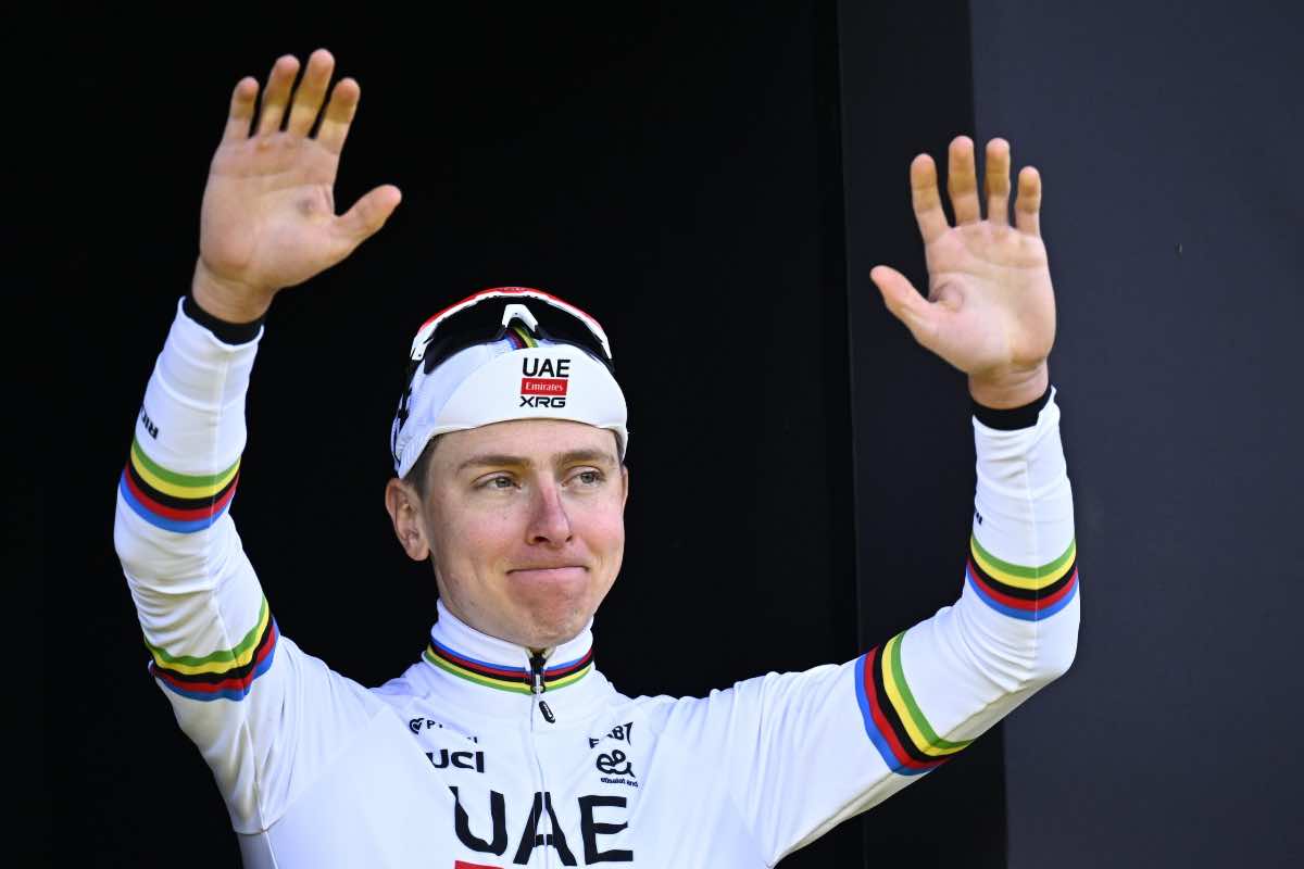 Tour de France, Pogacar fa il vuoto a Le Lioran: distacco siderale su Vingegaard