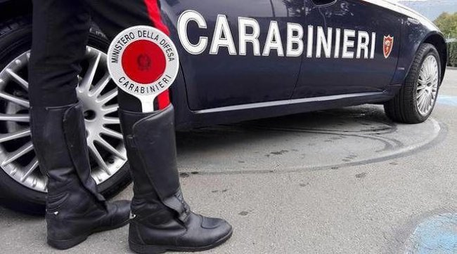 Uccide il fratello a colpi di mannaia dopo una lite in pescheria