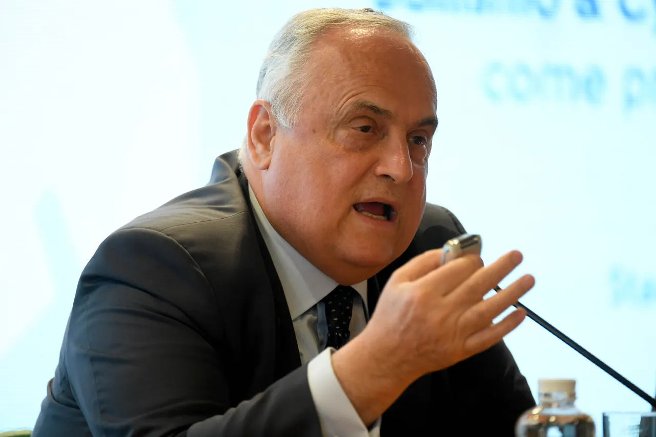 Lotito ai pm della Procura di Roma: “C’è una regia per far finire la Lazio in mani ignote”.
