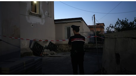 Cede un balcone a Santa Maria la Carità, quattro feriti: due sono in codice rosso