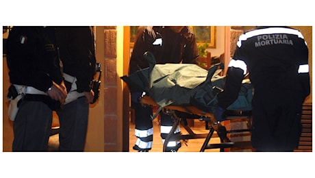 Strage a Casalotti, tre corpi senza vita in via Montiglio: caccia all'uomo