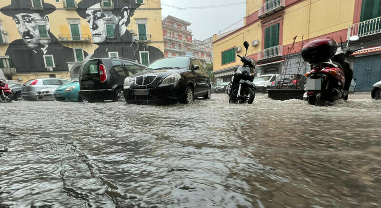 Meteo Campania, allerta gialla dalle 13 alle 20 di oggi: temporali improvvisi e intensi