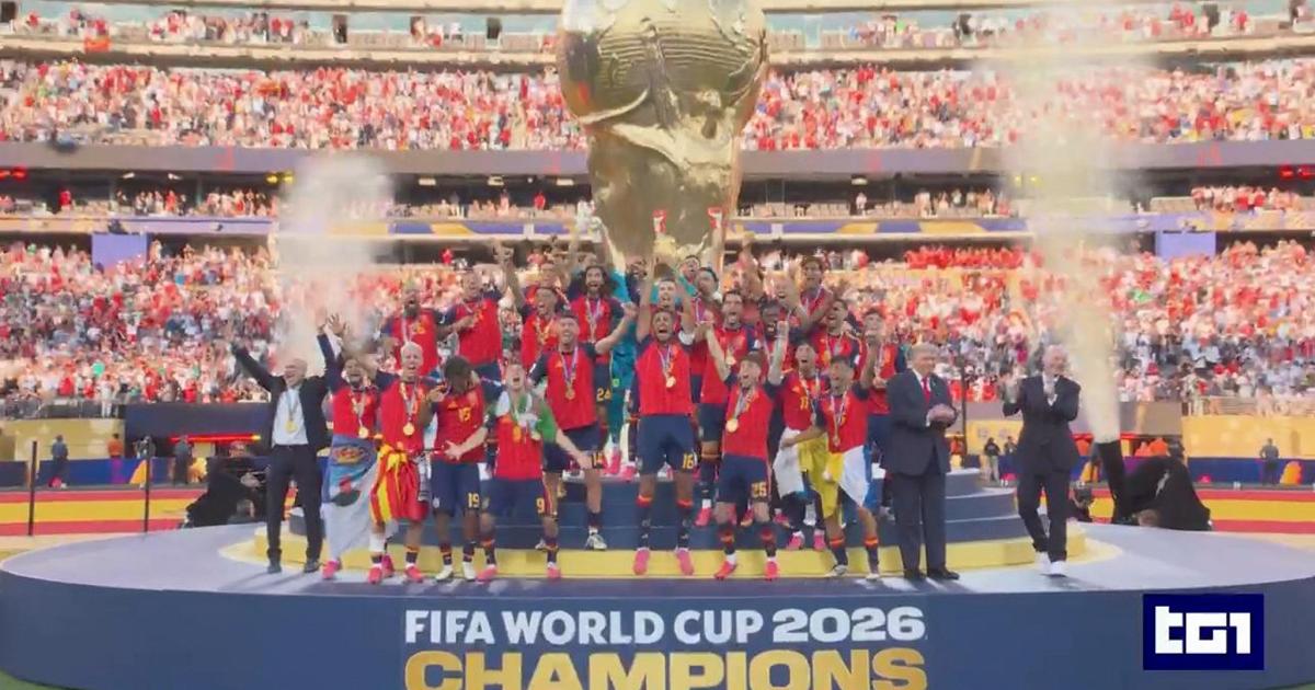 La notte delle emozioni: la Spagna conquista il mondo, Messi saluta in lacrime