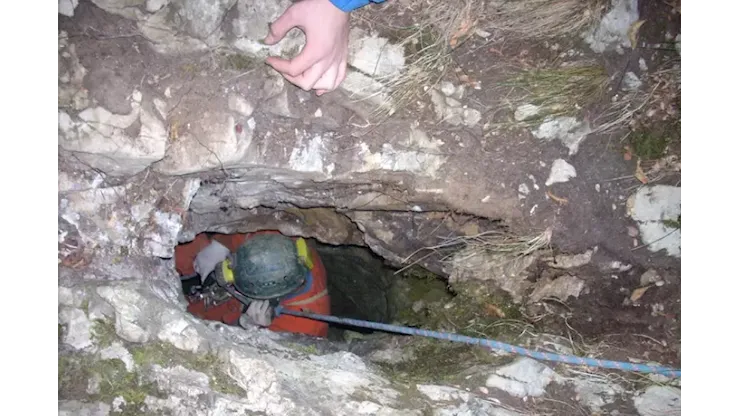 Speleologo ligure bloccato in una grotta a 120 metri: salvato dopo 12 ore - Primocanale
