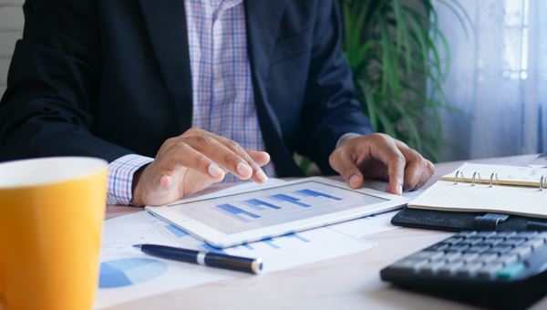Bending Spoons, Moneyfarm: mercato premia la disciplina, ma il debito resta la variabile da sorvegliare