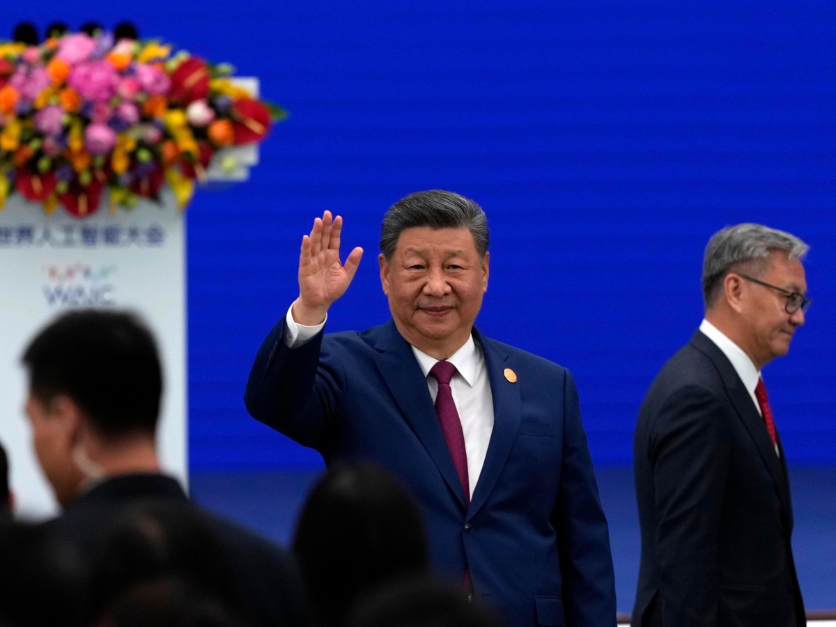 Xi e il paradosso della Cina: la crescita è al minimo dal 1990 (ma invade i mercati mondiali). Che cosa sta succedendo al Dragone?