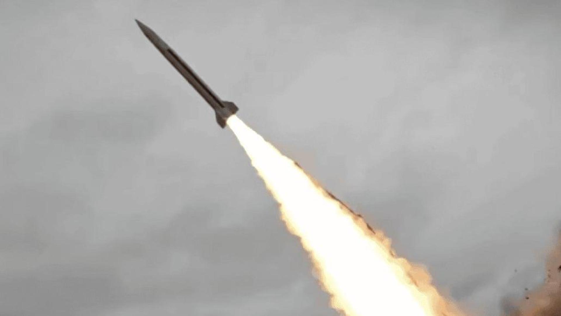 La battaglia nei cieli, quasi pronto il missile balistico contro Putin: “Lo testeremo sulla Russia”