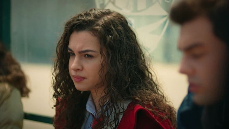 Tutto per la mia famiglia, Suzan tenta di comprare il silenzio di Kadir: le anticipazioni del 18 luglio - bestmovie.it