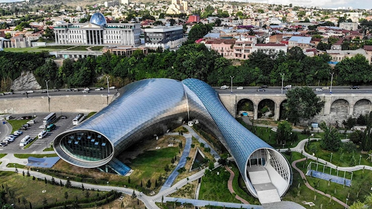La Georgia cancella Fuksas: i tubi vittime dello scontro tra l’Europa e il Cremlino - la Repubblica