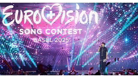 Nemo restituisce il trofeo dell'Eurovision, una protesta silenziosa che parla forte